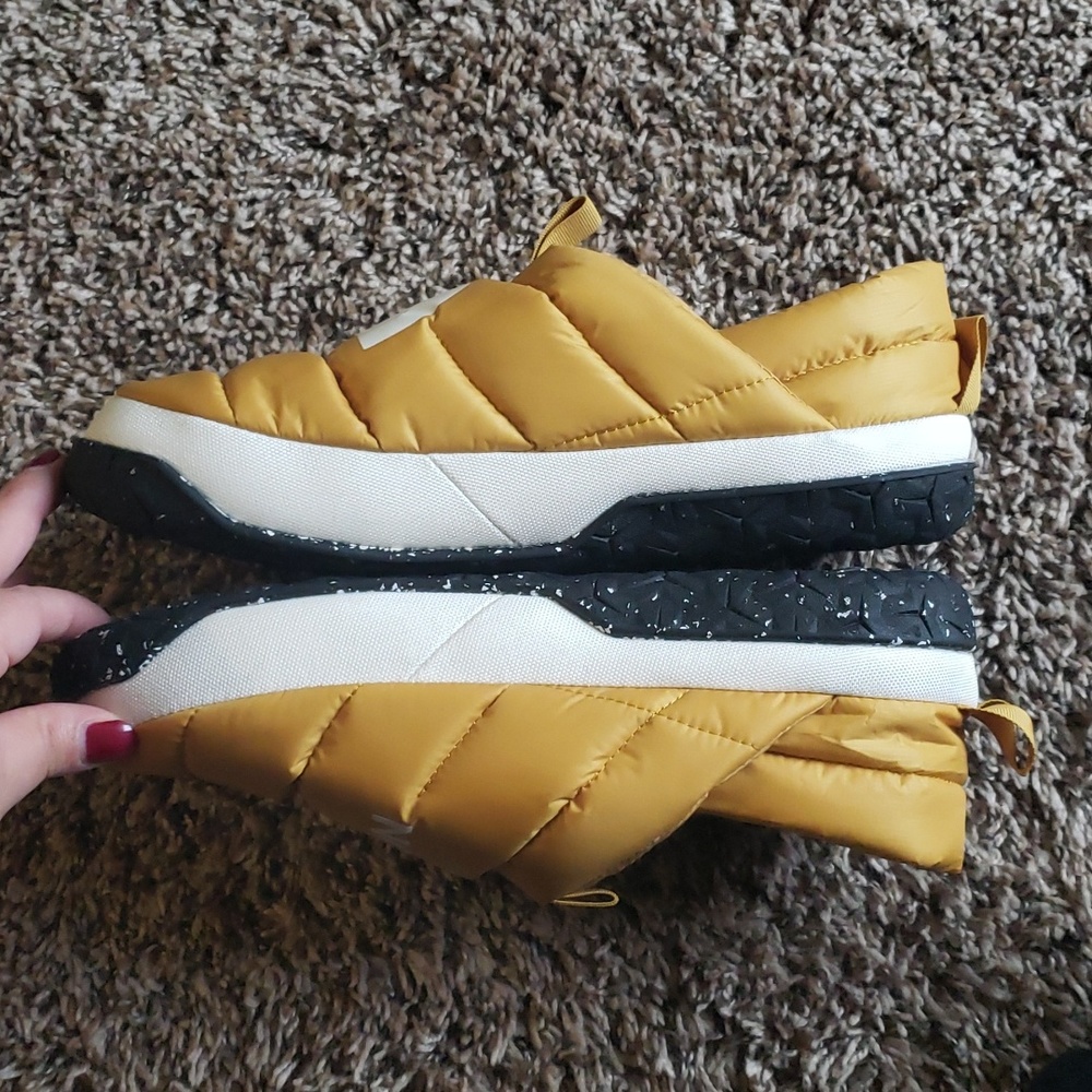 SOLD! The North Face Thermoball Women's Shoes - Picture 5 of 8